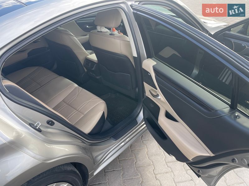 Седан Lexus ES 2020 в Одессе