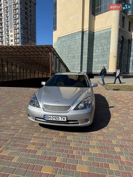 2005 Lexus ES, VIN JTHBF30G256035759:plate — фото 1 (autoria)