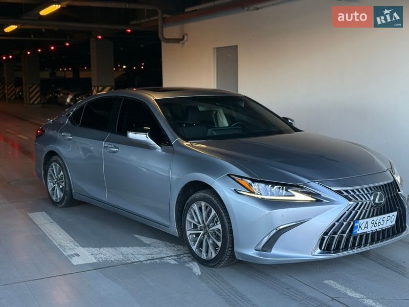 Lexus ES 2022