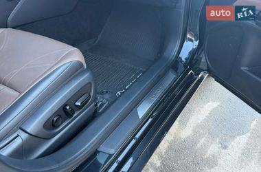 Седан Lexus ES 2022 в Виннице