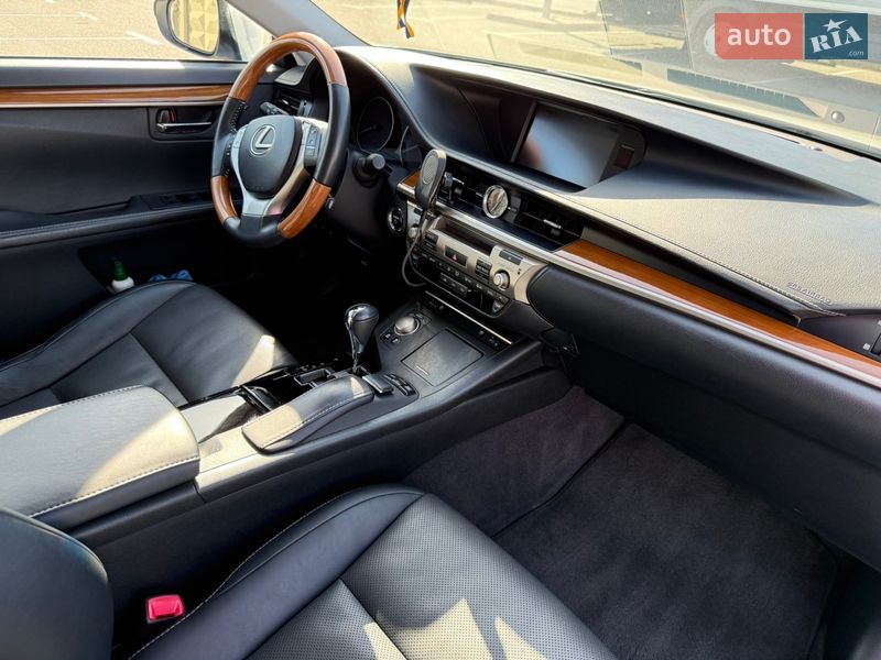 Седан Lexus ES 2013 в Киеве