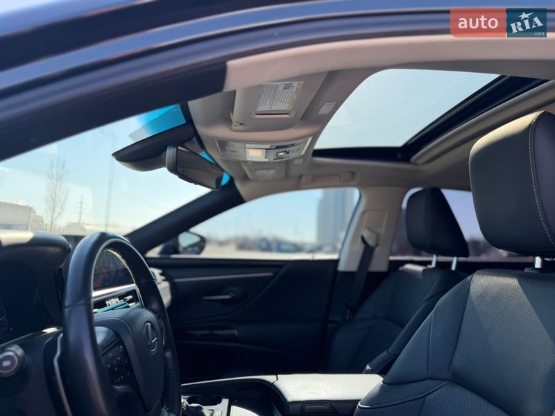 Седан Lexus ES 2023 в Киеве