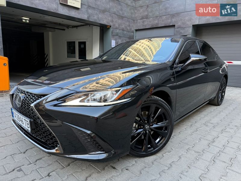 Седан Lexus ES 2024 в Києві