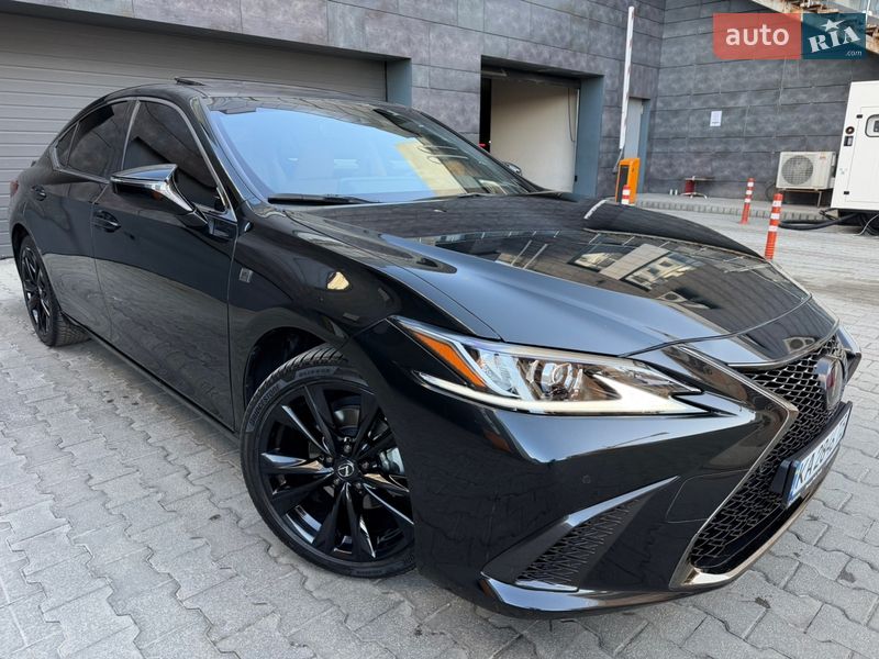 Седан Lexus ES 2024 в Києві