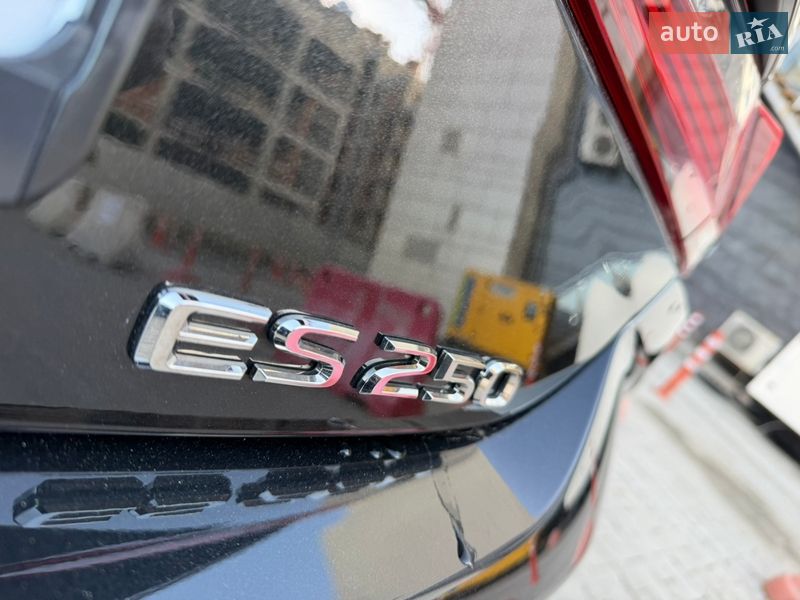Седан Lexus ES 2024 в Києві
