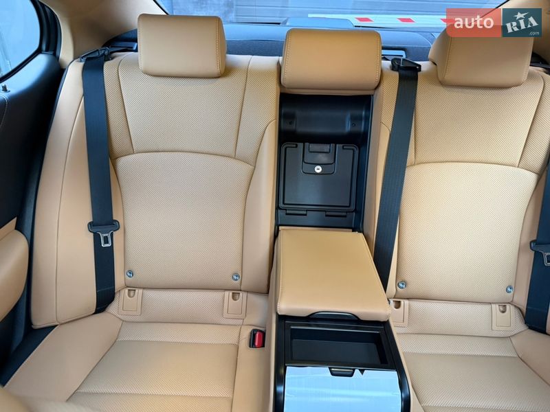 Седан Lexus ES 2024 в Києві