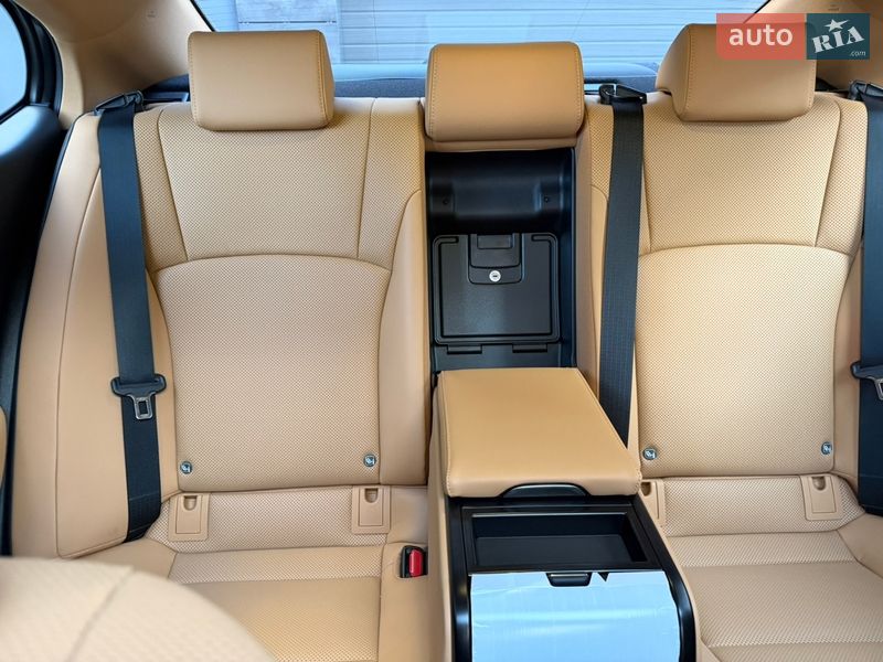 Седан Lexus ES 2024 в Києві