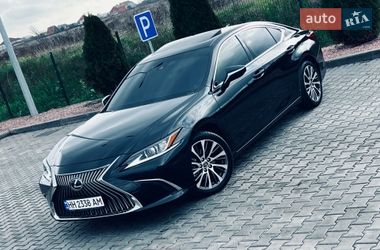 Седан Lexus ES 2021 в Киеве