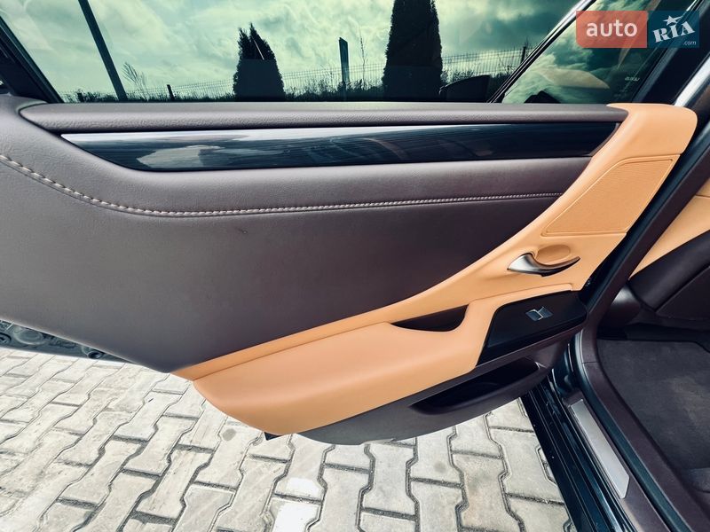 Седан Lexus ES 2021 в Киеве