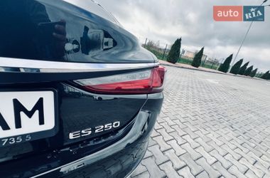 Седан Lexus ES 2021 в Киеве