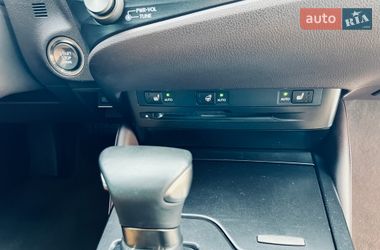 Седан Lexus ES 2021 в Киеве