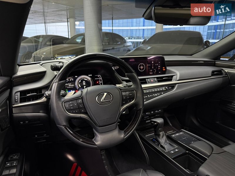 Седан Lexus ES 2019 в Одесі