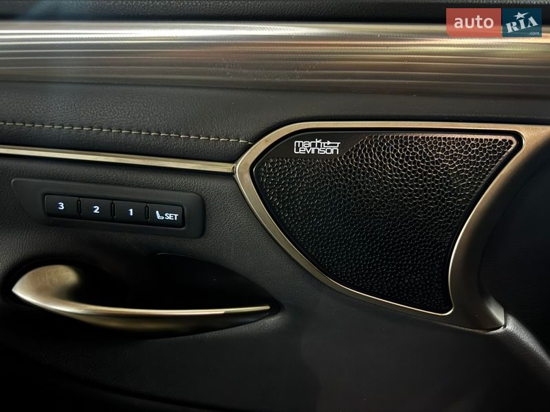 Седан Lexus ES 2021 в Киеве