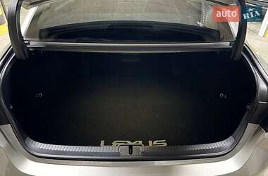 Седан Lexus ES 2022 в Киеве