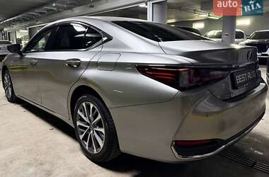 Седан Lexus ES 2022 в Киеве