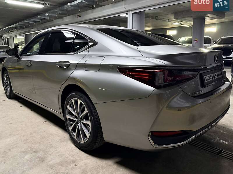 Седан Lexus ES 2022 в Киеве
