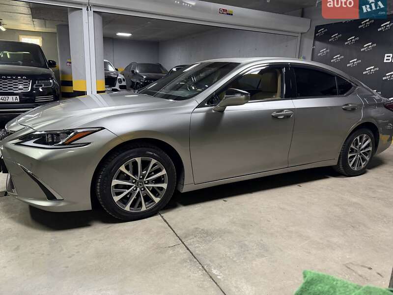 Седан Lexus ES 2022 в Киеве