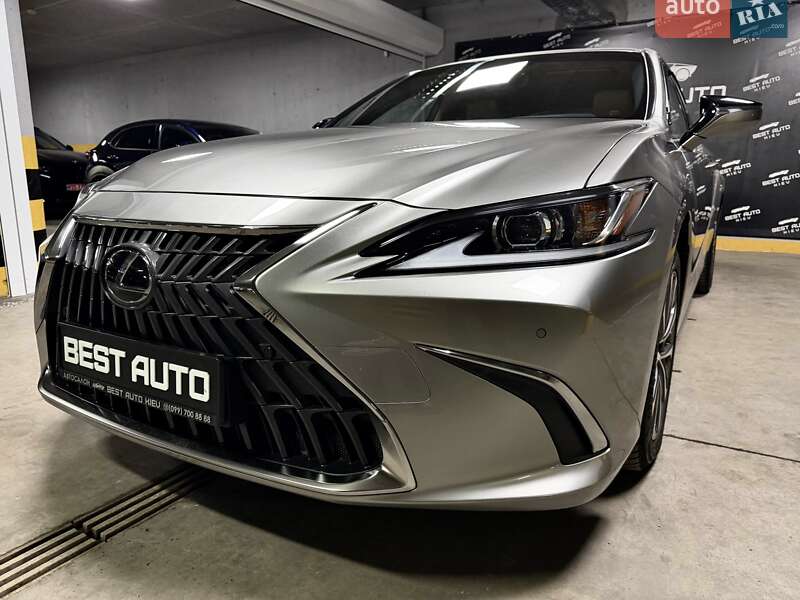 Седан Lexus ES 2022 в Киеве