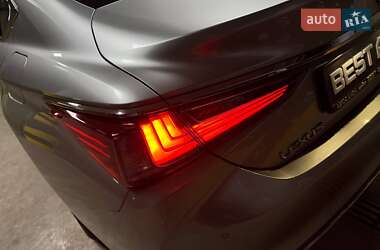 Седан Lexus ES 2022 в Киеве