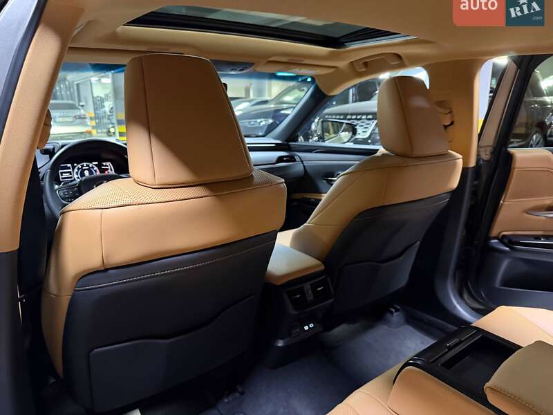 Седан Lexus ES 2022 в Киеве