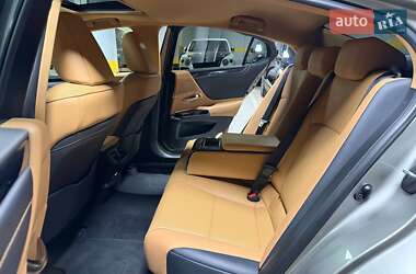 Седан Lexus ES 2022 в Киеве