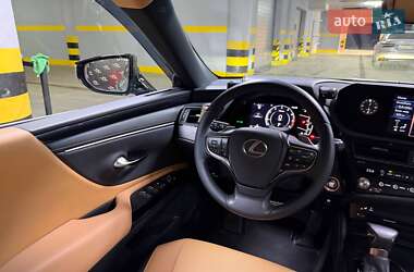 Седан Lexus ES 2022 в Киеве