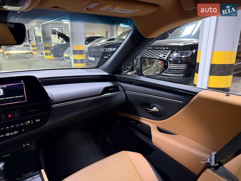 Седан Lexus ES 2022 в Киеве