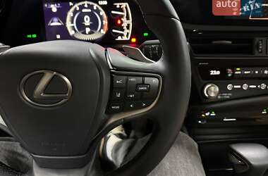 Седан Lexus ES 2022 в Киеве