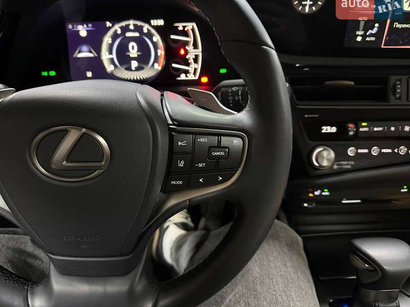 Седан Lexus ES 2022 в Киеве
