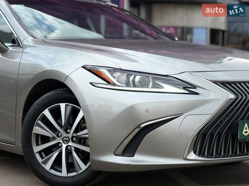 Седан Lexus ES 2020 в Києві фото 3 Седан Lexus ES 2020 в Києві