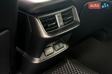 Седан Lexus ES 2020 в Киеве