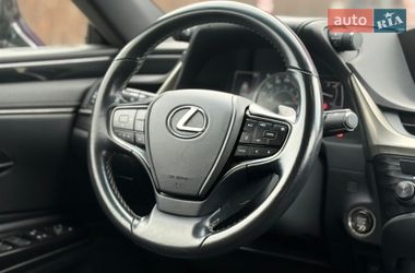 Седан Lexus ES 2020 в Киеве