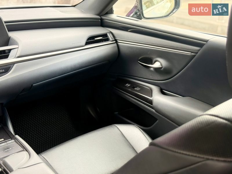 Седан Lexus ES 2020 в Києві фото 41 Седан Lexus ES 2020 в Києві
