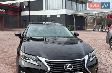 Седан Lexus ES 2015 в Рівному