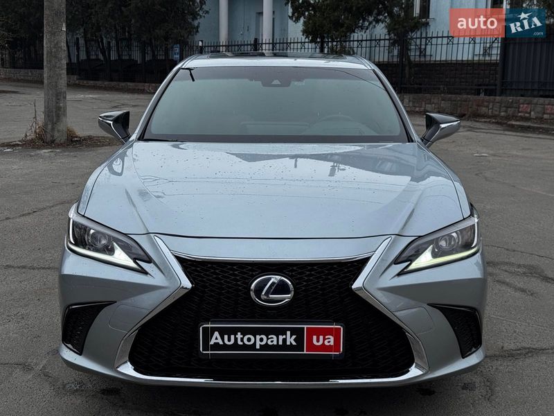 Седан Lexus ES 2023 в Киеве