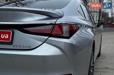 Седан Lexus ES 2023 в Киеве