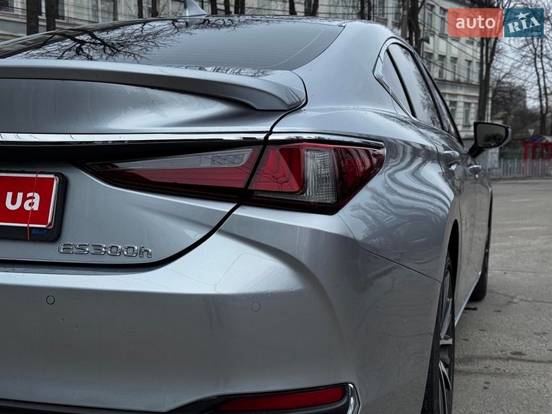 Седан Lexus ES 2023 в Киеве