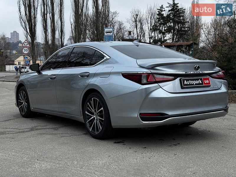 Седан Lexus ES 2023 в Киеве