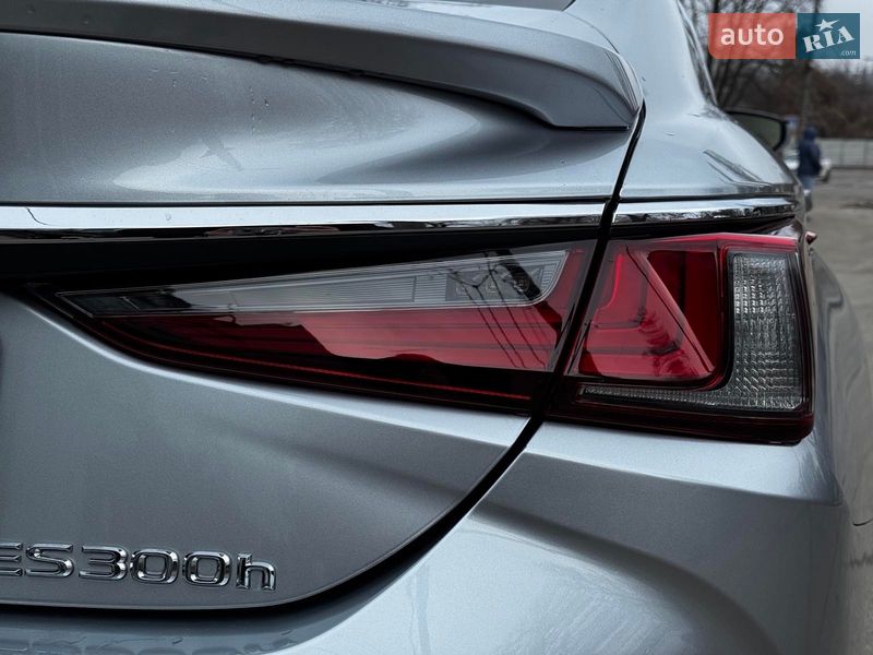 Седан Lexus ES 2023 в Киеве