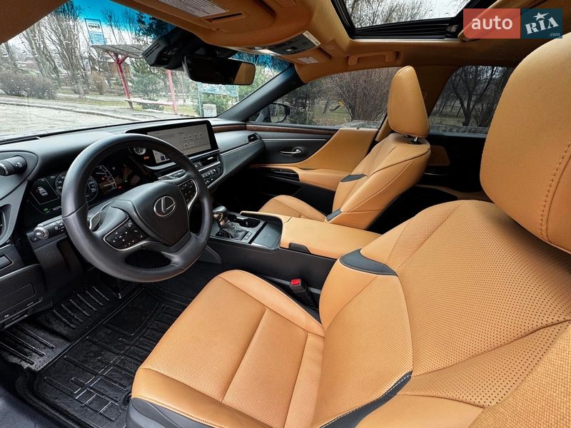 Седан Lexus ES 2023 в Киеве