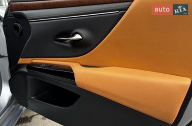 Седан Lexus ES 2023 в Киеве
