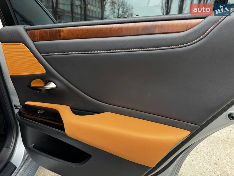 Седан Lexus ES 2023 в Киеве