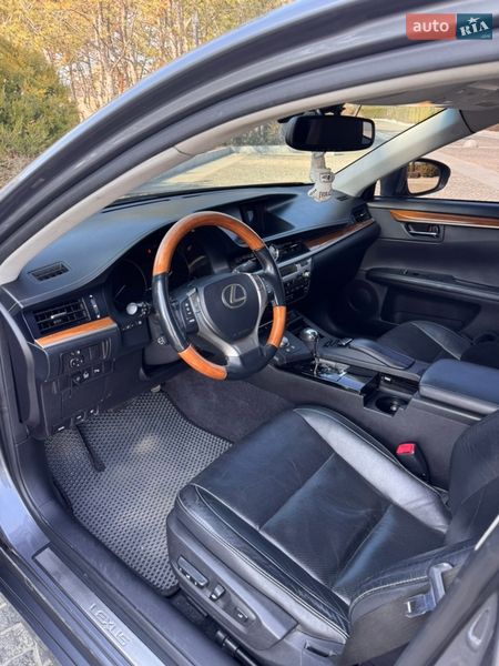 Седан Lexus ES 2013 в Днепре