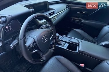 Седан Lexus ES 2019 в Киеве