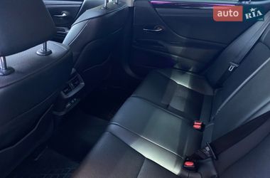 Седан Lexus ES 2019 в Киеве