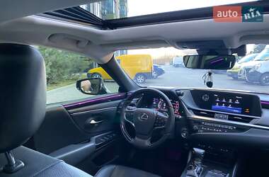 Седан Lexus ES 2019 в Киеве