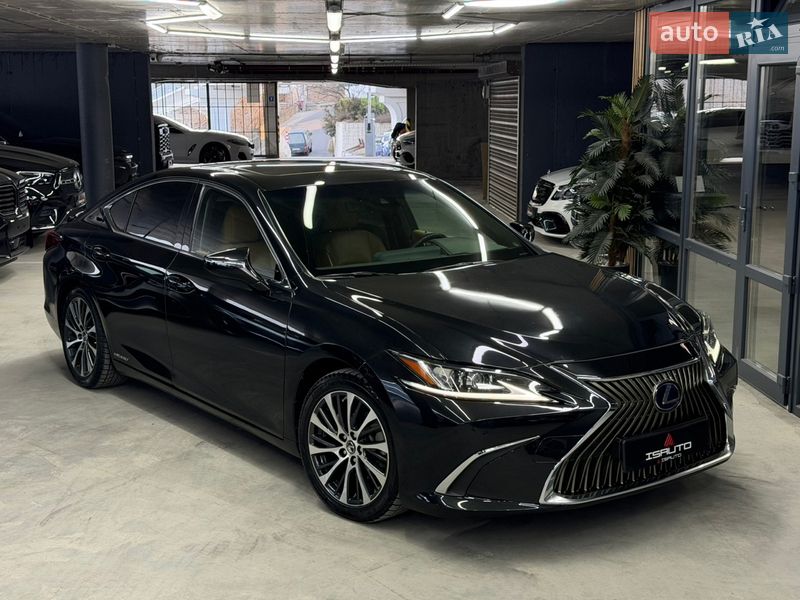 Lexus ES 2019