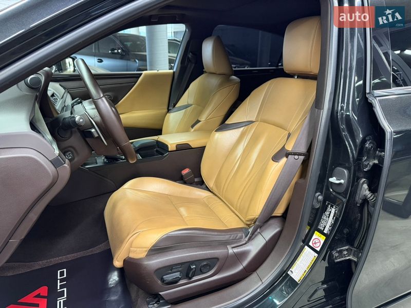 Седан Lexus ES 2019 в Одессе