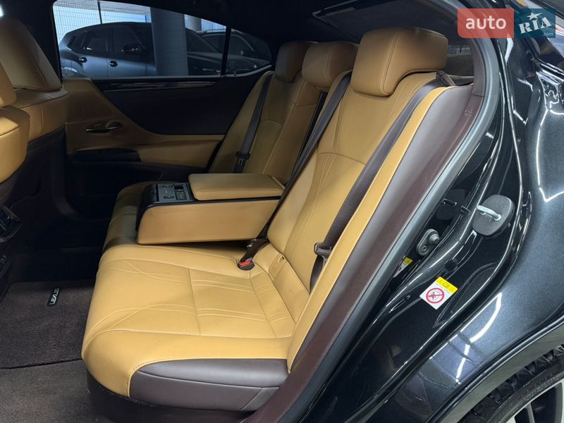 Седан Lexus ES 2019 в Одессе