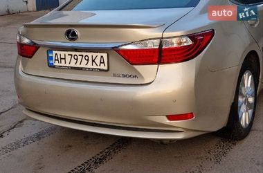 Седан Lexus ES 2015 в Кривом Роге